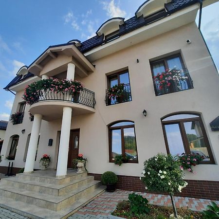 Aristocat Hotels Rasnov Exterior photo