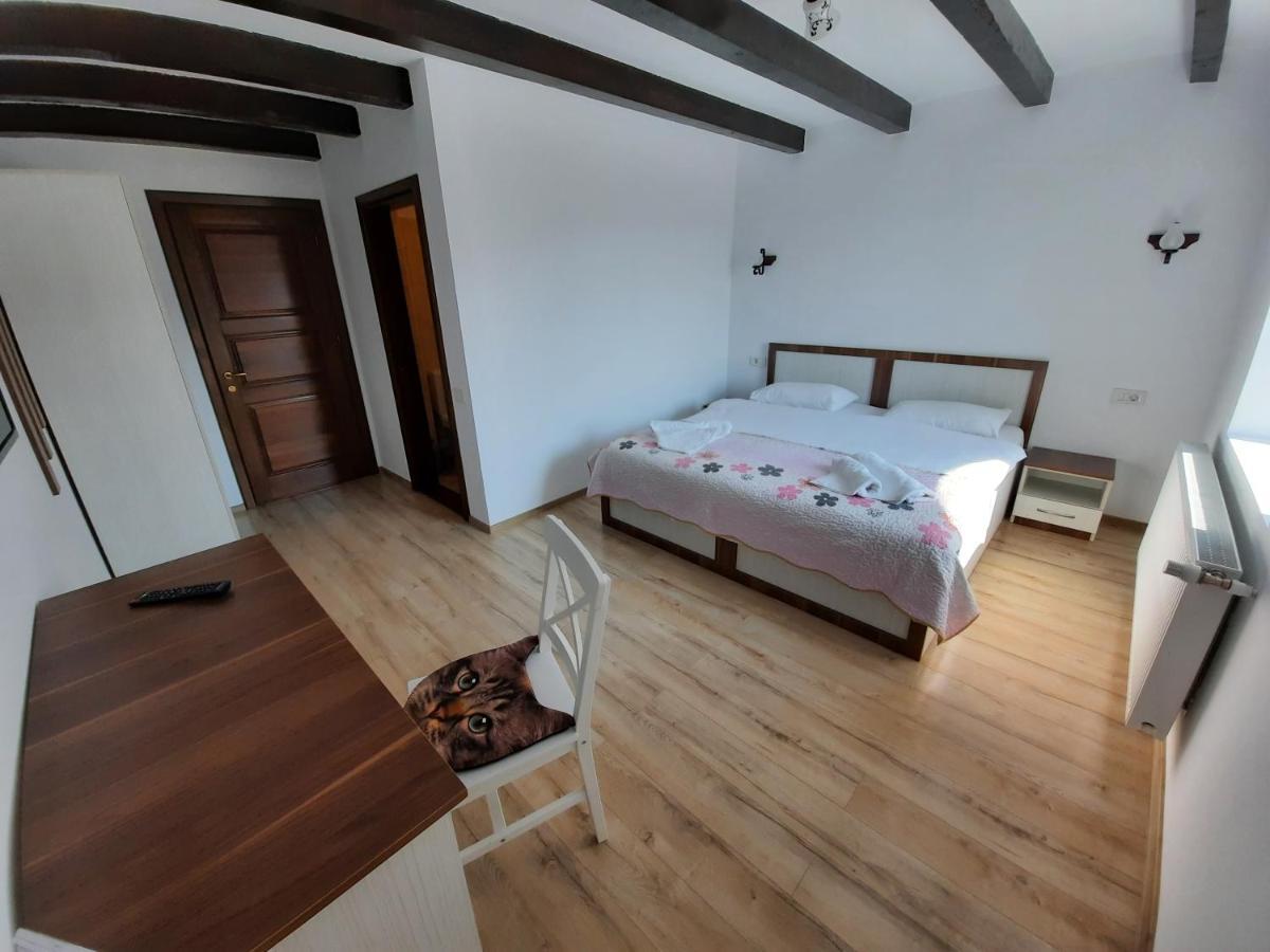 Aristocat Hotels Rasnov Room photo